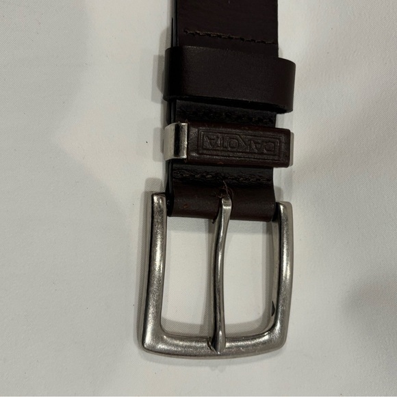 DAKOTA Sz 44 Brown Smooth Leather Belt Length 48” Width 1.5” Buckle 2 x 2.25” - Picture 6 of 6